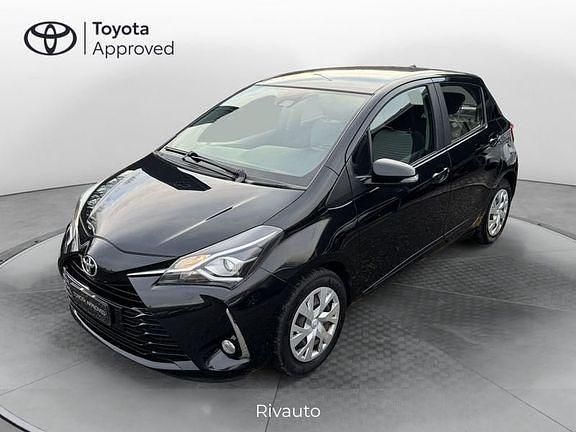 Usata Toyota Yaris Active 111 CV (81 kW) 2017 Nero Utilitaria