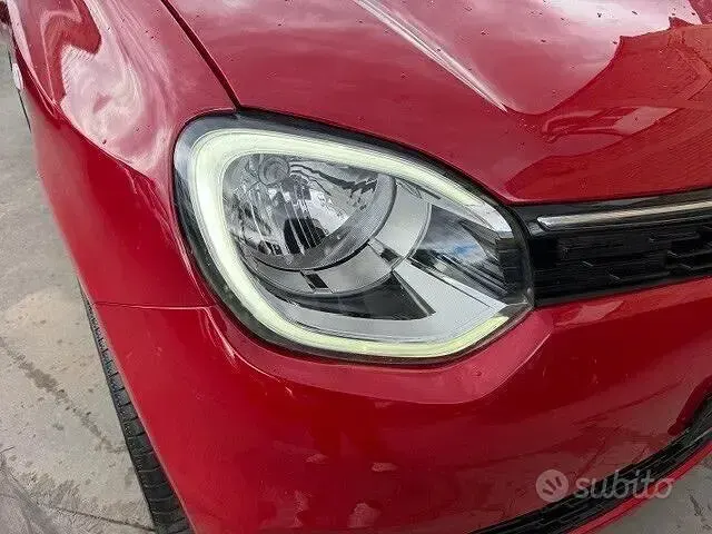 Usado Renault Twingo Intens 90 CV (66 kW) 2019 Rojo Utilitario