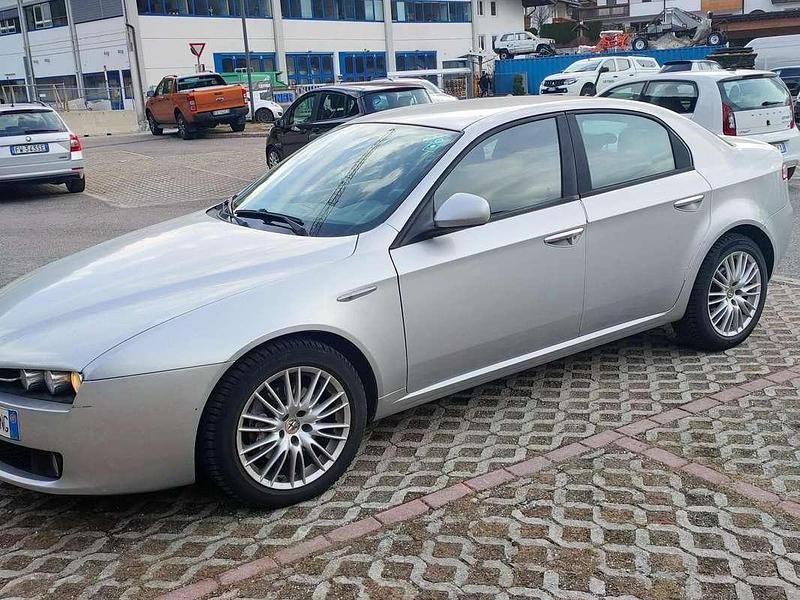Usata Alfa Romeo 159 Progression 170 CV (125 kW) 2009 Argento Berlina