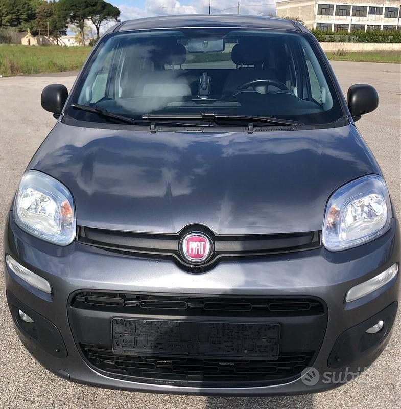 Usata Fiat Panda Lounge 69 CV (50 kW) 2018 Grigio Utilitaria