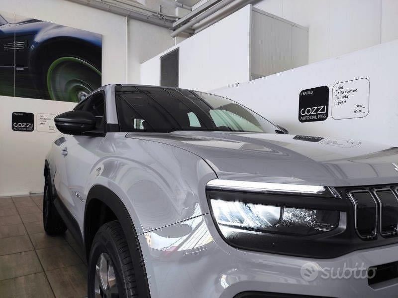 Nuova Jeep Avenger Longitude 101 CV (74 kW) 2025 Grigio SUV