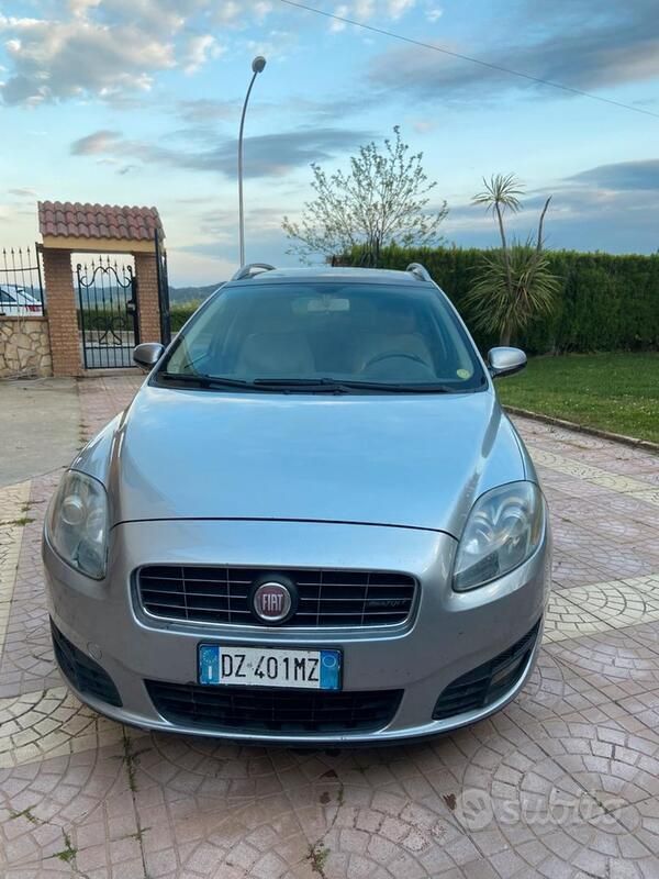 Usata Fiat Croma Dynamic 150 CV (110 kW) 2010 Grigio Station wagon