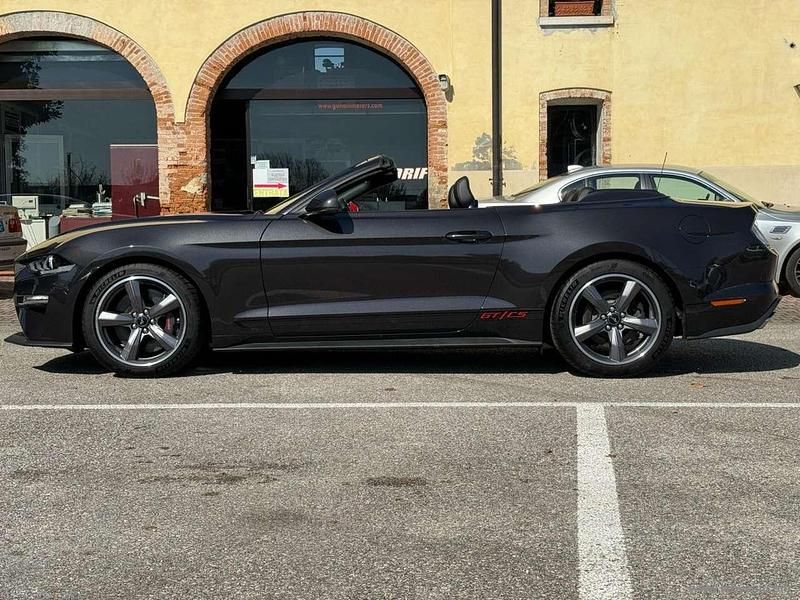 Usata Ford Mustang GT Convertible 450 CV (330 kW) 2023 Grigio Cabrio