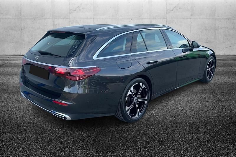 Usata Mercedes E220 Advanced Plus 197 CV (144 kW) 2024 Grigio metallizzato Station wagon