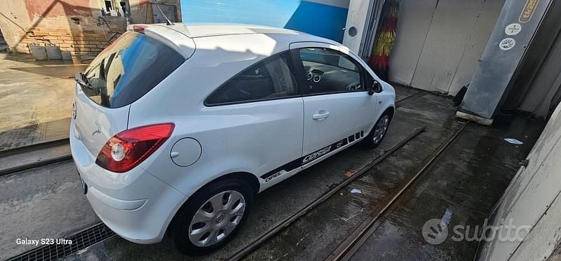 Usata Opel Corsa 85 CV (62 kW) 2015 Bianco Berlina