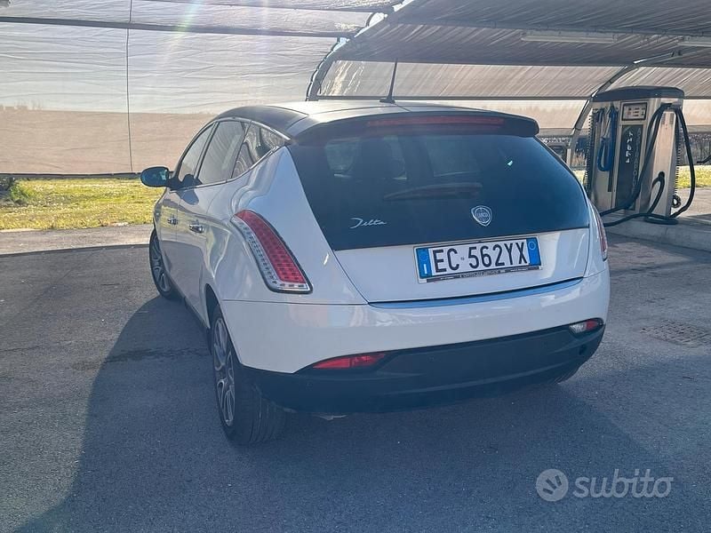 Usata Lancia Delta 120 CV (88 kW) 2010 Bianco Utilitaria
