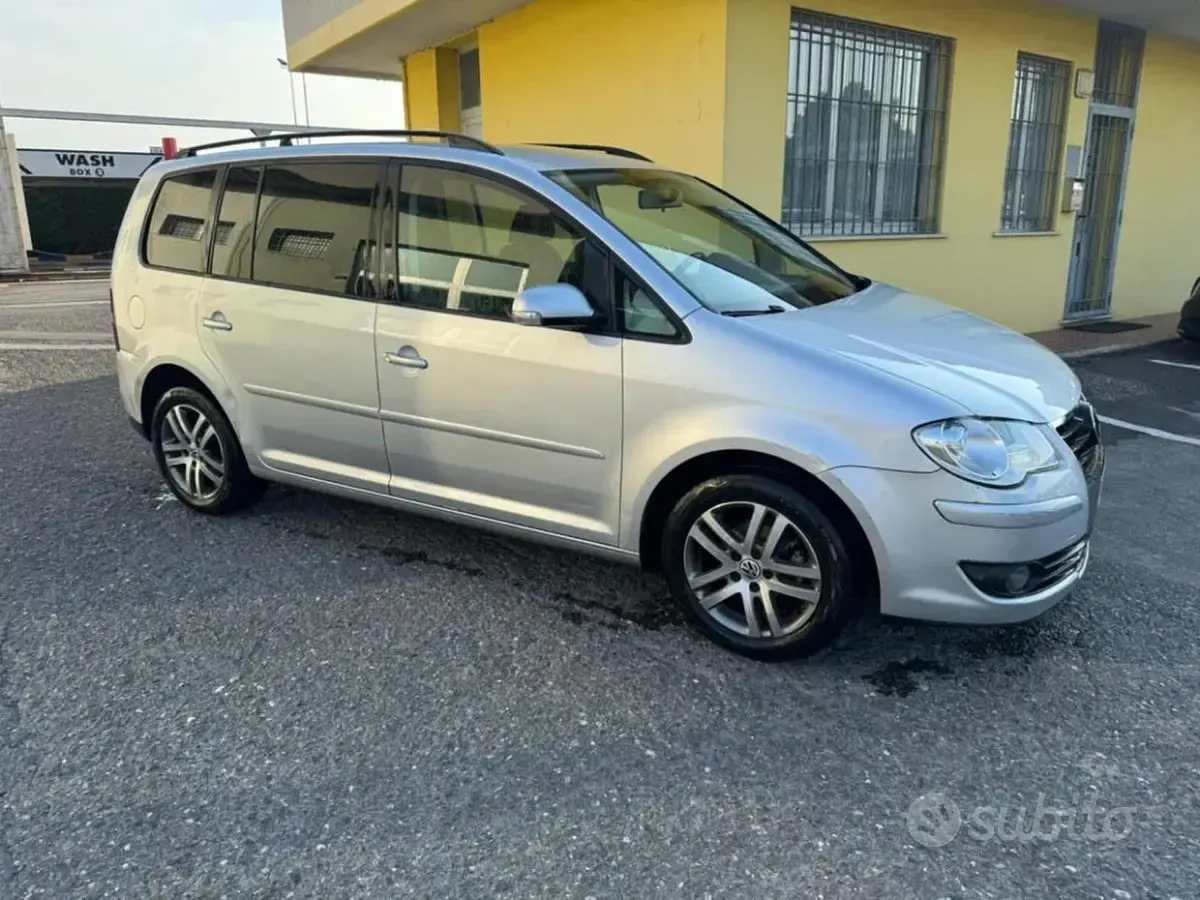 Usata VW Touran 102 CV (75 kW) 2008 Grigio Monovolume