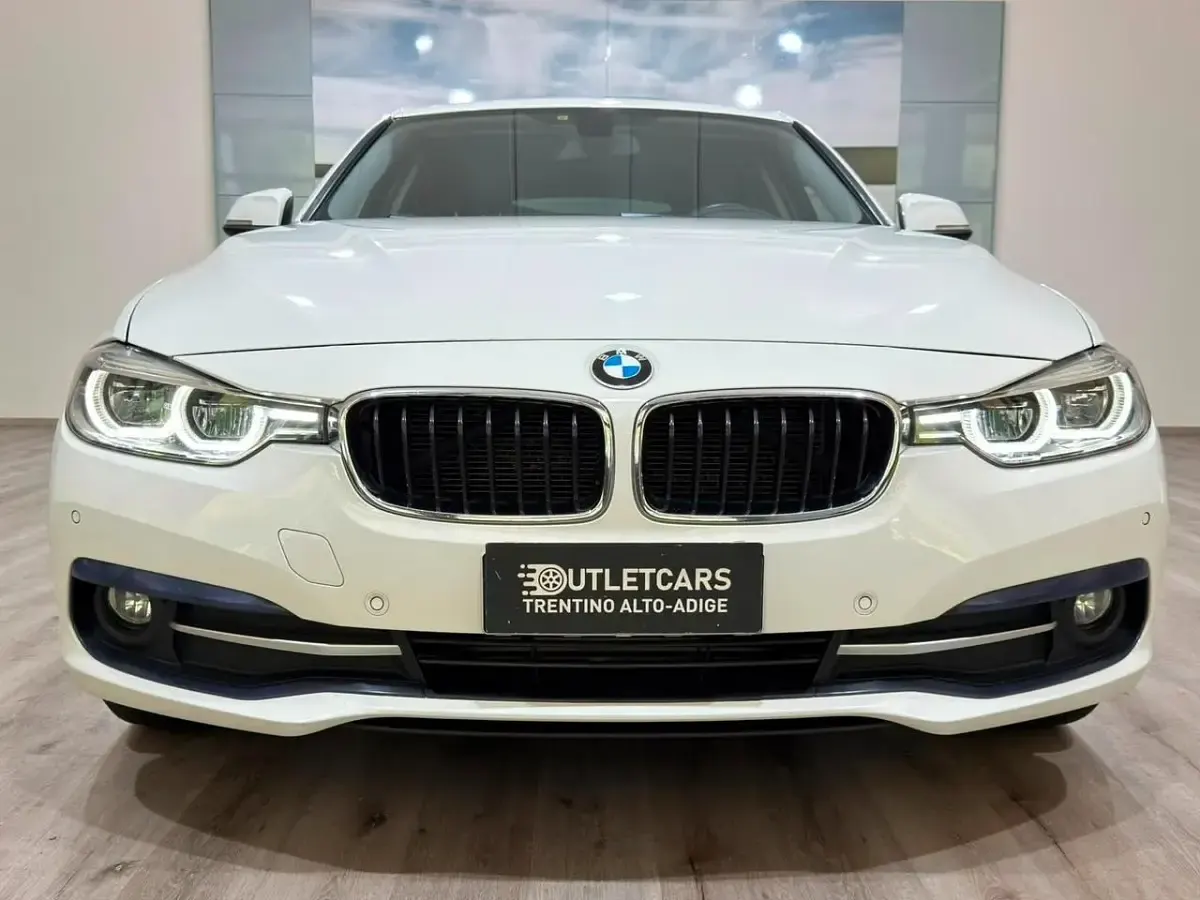 Usata BMW 318 Efficient Dynamics 150 CV (110 kW) 2018 Bianco Station wagon