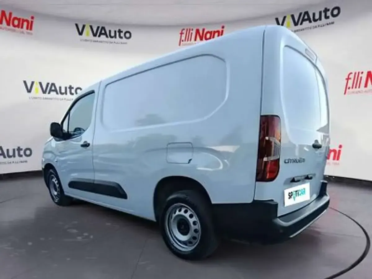Usata Citroën Berlingo 131 CV (96 kW) 2025 Bianco Monovolume