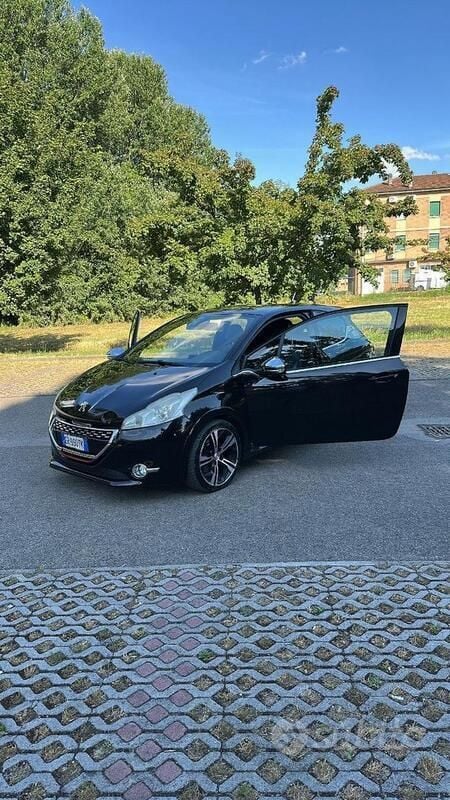 Usata Peugeot 208 200 CV (147 kW) 2013 Nero Utilitaria