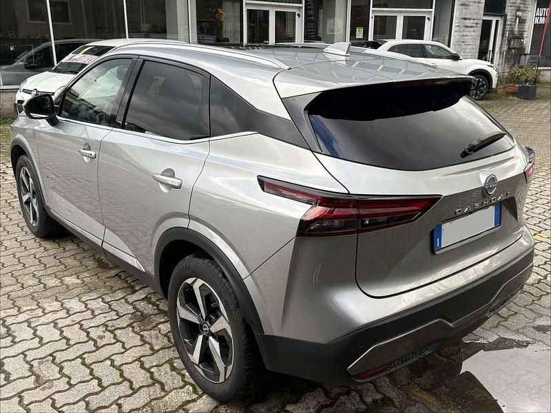 Usata Nissan Qashqai N-Connecta 140 CV (102 kW) 2022 Newport grey SUV