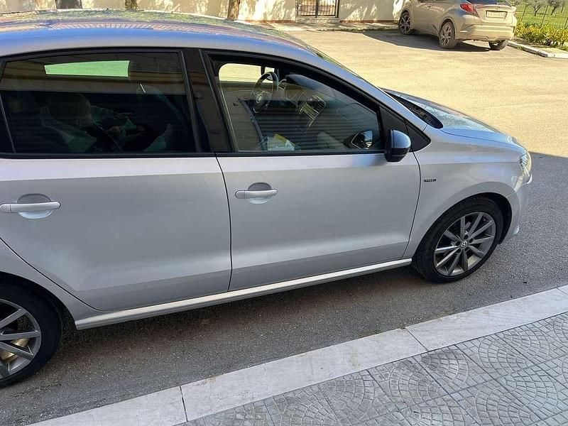 Usata VW Polo 90 CV (66 kW) 2015 Argento Berlina