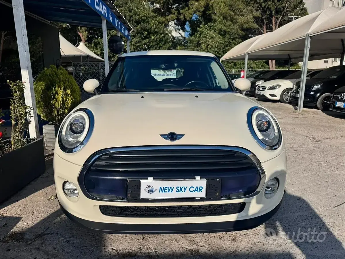 Usata Mini Cooper D Business 116 CV (85 kW) 2016 Bianco Utilitaria