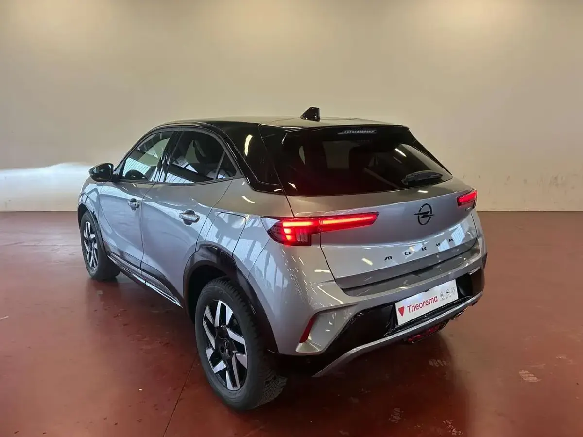 Nuova Opel Mokka 136 CV (100 kW) 2026 Kontrast grey SUV