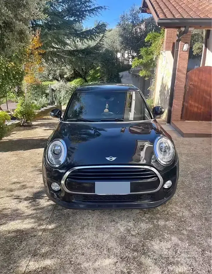 Usata Mini Cooper D Business 116 CV (85 kW) 2016 Nero Utilitaria