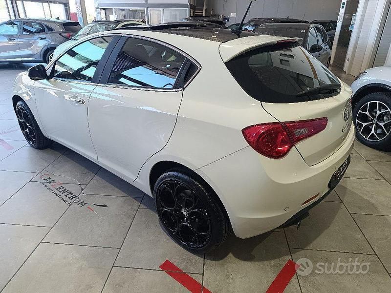 Occasion Alfa Romeo Giulietta Exclusive 175 ch (128 kW) 2015 Blanc Citadine