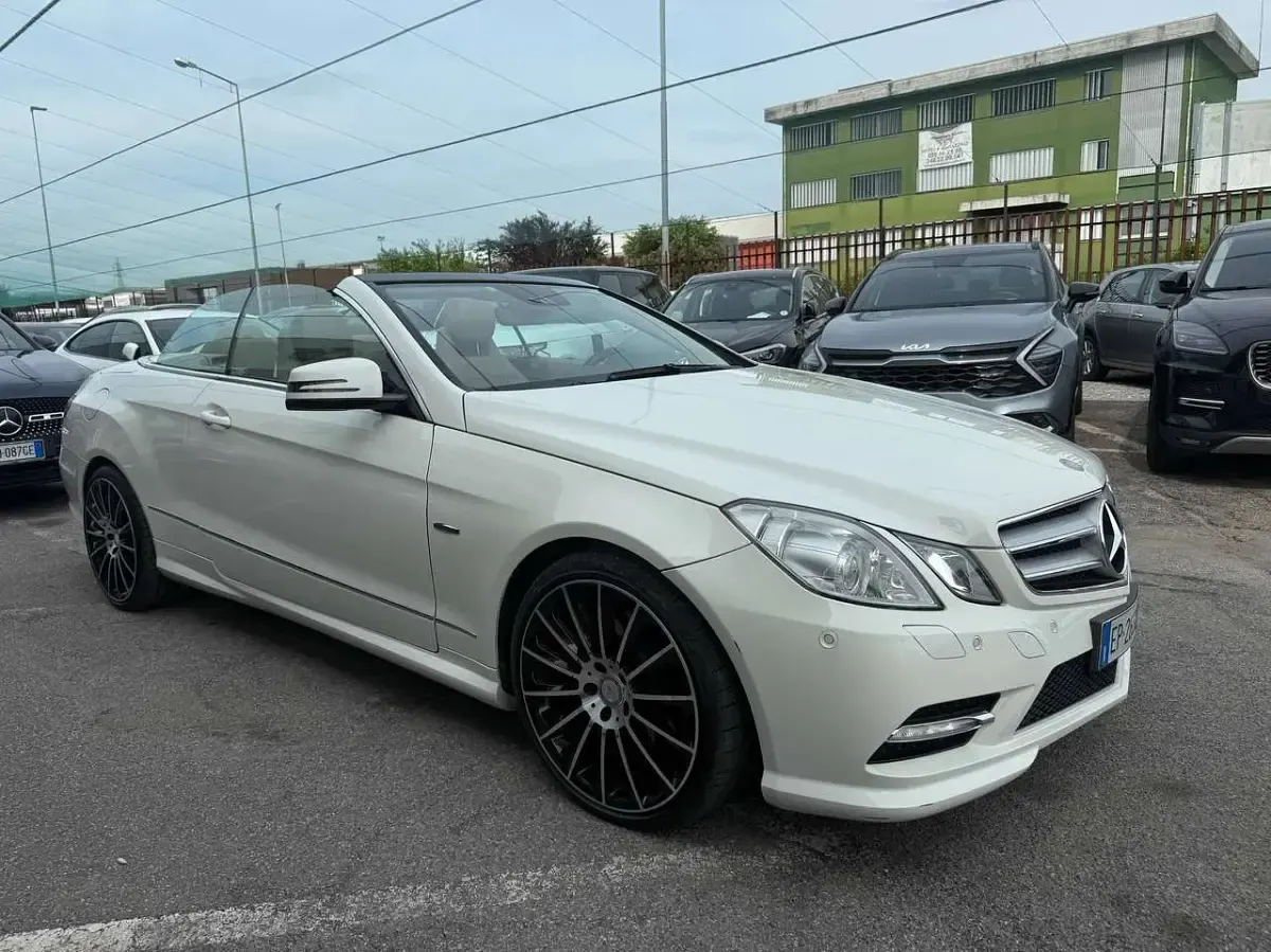 Usata Mercedes E250 204 CV (150 kW) 2013 Bianco Cabrio
