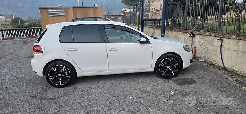 Bianco Usata 2011 VW Golf VI Due volumi | 4500 € - Immagine 1/4