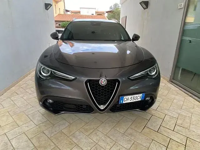 Usata Alfa Romeo Stelvio 190 CV (139 kW) 2021 Grigio SUV