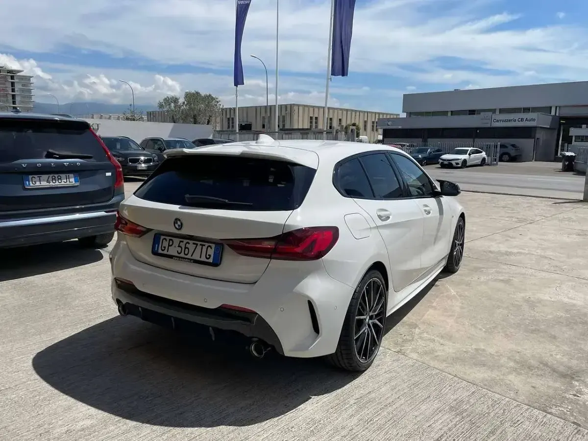 Usata BMW 118 M Sport 150 CV (110 kW) 2023 Alpine white Utilitaria