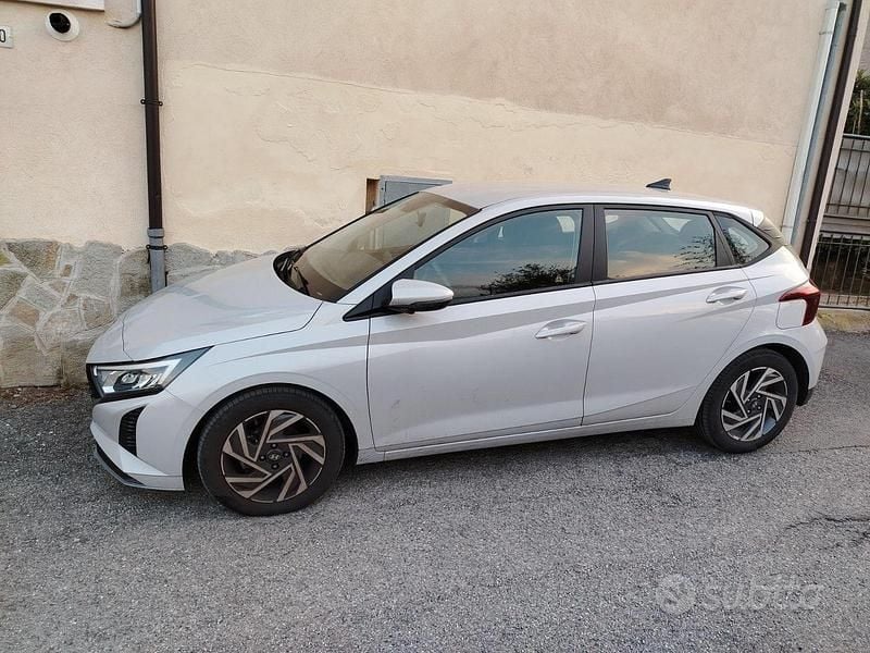 Usata Hyundai i20 79 CV (58 kW) 2024 Bianco Utilitaria