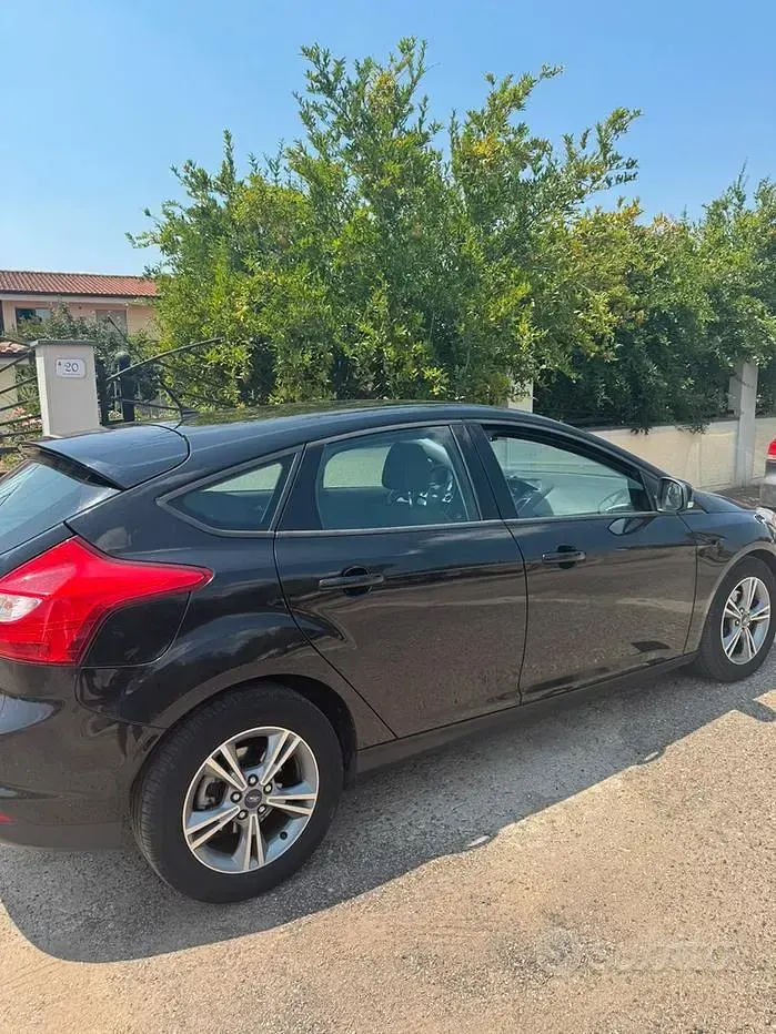 Usata Ford Focus 100 CV (73 kW) 2025 Nero Berlina