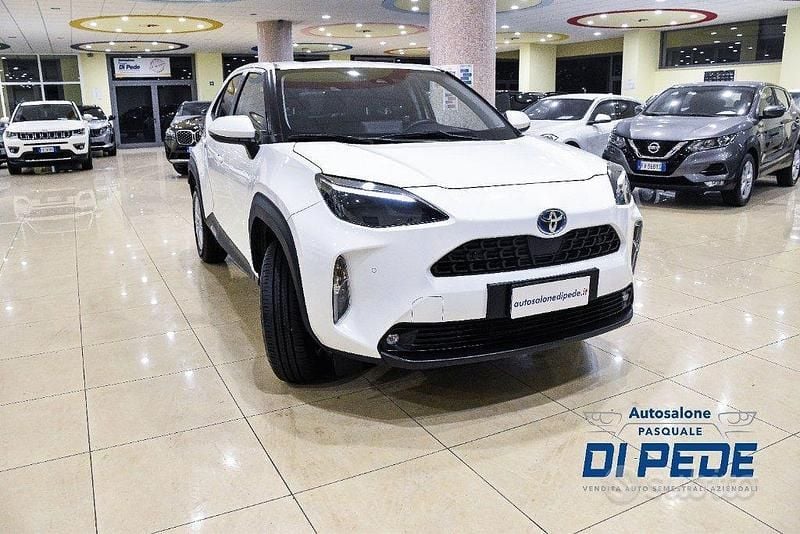 Usata Toyota Yaris Cross Business Edition 92 CV (67 kW) 2025 Bianco SUV