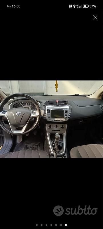 Grigio Usata 2012 Lancia Delta Due volumi | 4500 € (Buon prezzo) - Immagine 1/1