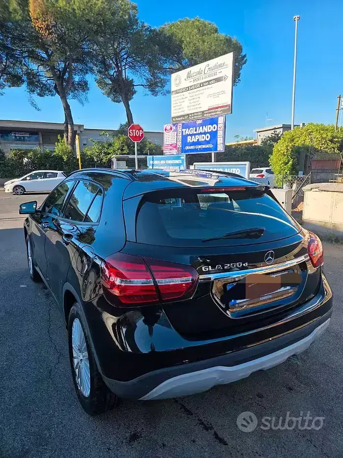 Usata Mercedes GLA200 163 CV (119 kW) 2020 Nero SUV
