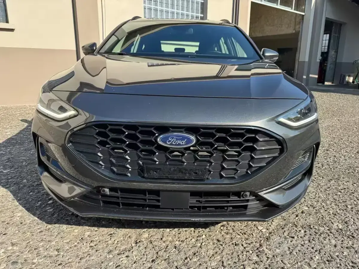 Usata Ford Focus ST 125 CV (91 kW) 2023 Grigio Station wagon