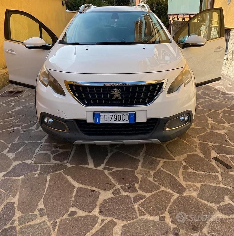 Usata Peugeot 2008 Allure 100 CV (73 kW) 2016 Bianco SUV