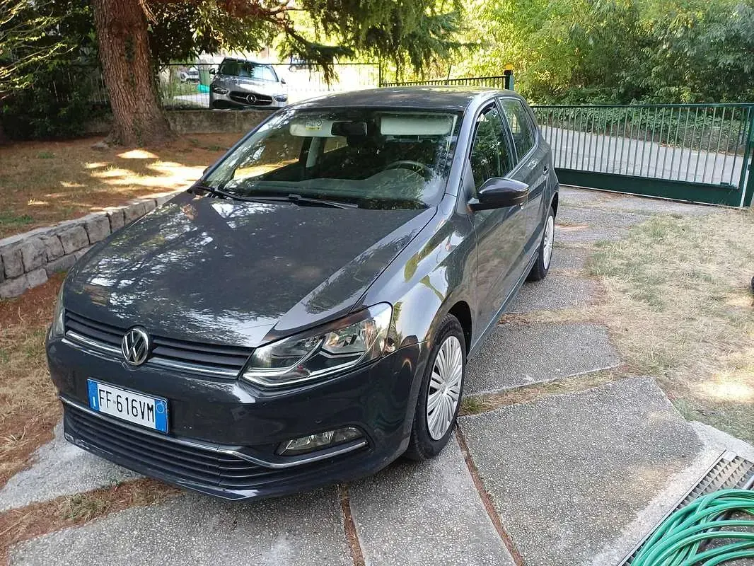 Usata VW Polo Comfortline 75 CV (55 kW) 2016 Grigio Berlina