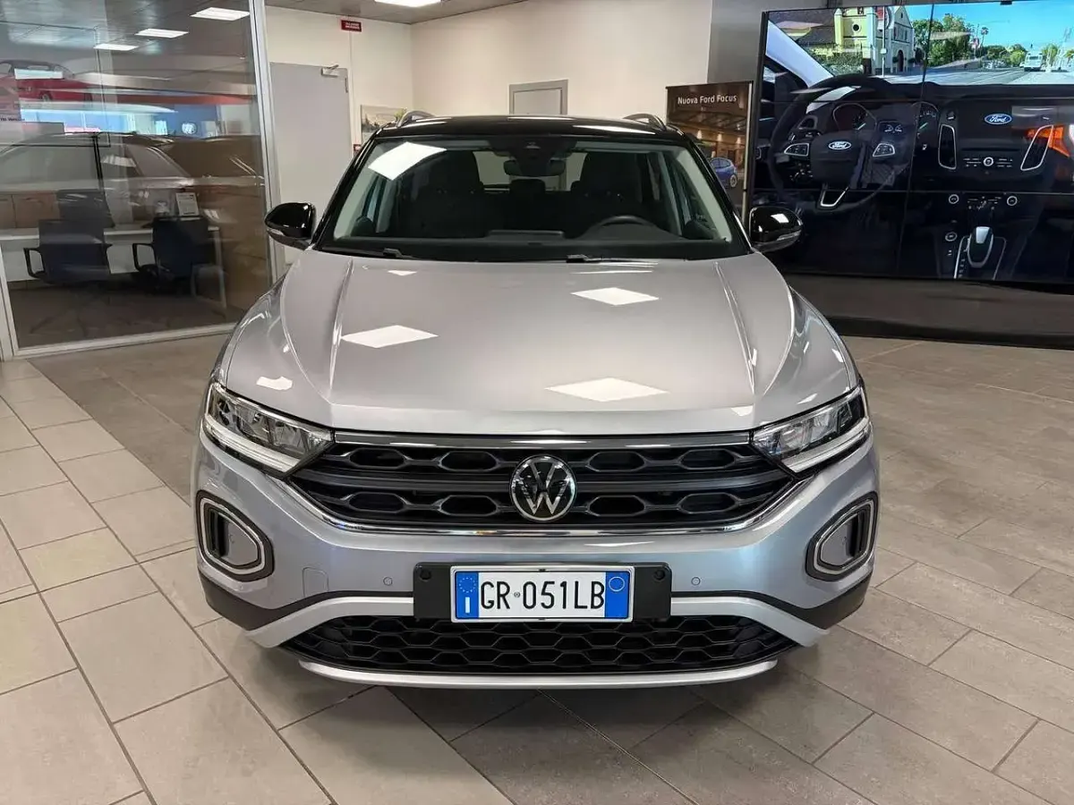 Usata VW T-Roc Sportline 110 CV (80 kW) 2023 Pyrit silver / tetto nero SUV