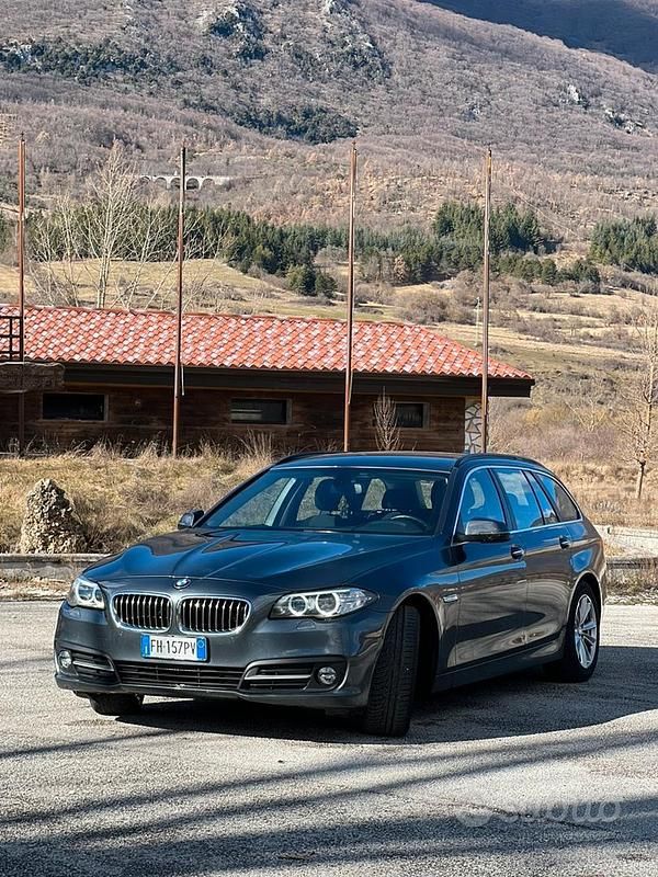Usata BMW 520 Luxury Line 190 CV (139 kW) 2017 Grigio Station wagon