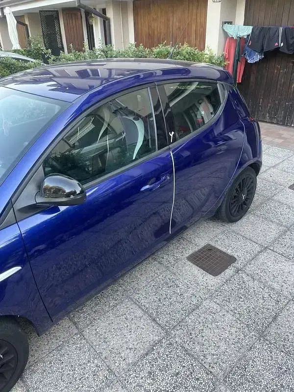 Usata Lancia Ypsilon Silver 69 CV (50 kW) 2015 Utilitaria