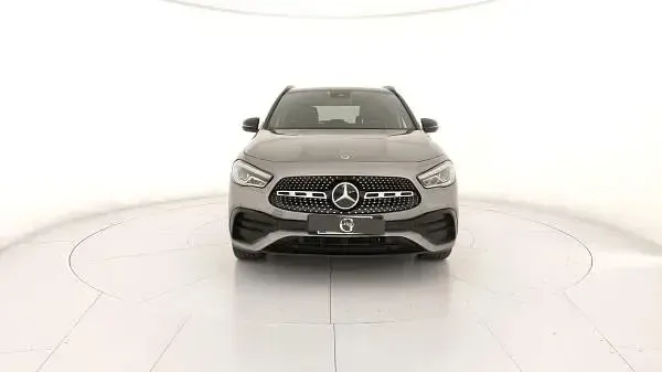 Usata Mercedes GLA250 Premium 160 CV (117 kW) 2021 Grigio SUV