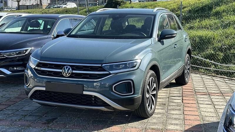 Usata VW T-Roc Style 116 CV (85 kW) 2023 Petrolio SUV