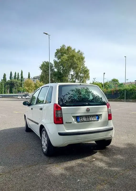 Usata Fiat Idea Active 95 CV (69 kW) 2012 Bianco Monovolume