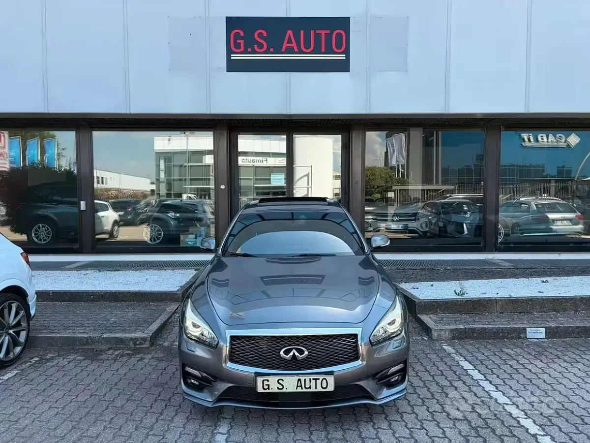 Usata Infiniti Q70 170 CV (125 kW) 2015 Grigio Berlina