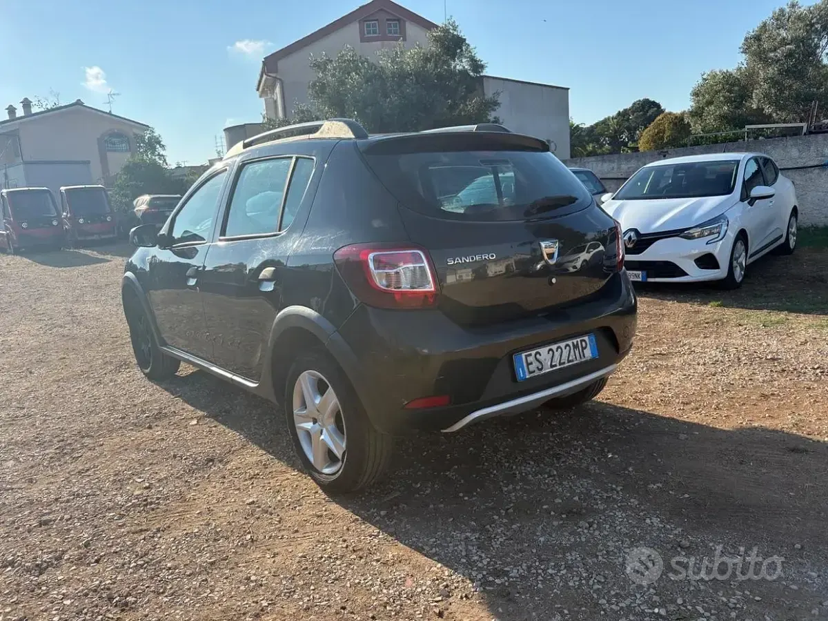 Usata Dacia Sandero Prestige 90 CV (66 kW) 2014 Nero Berlina