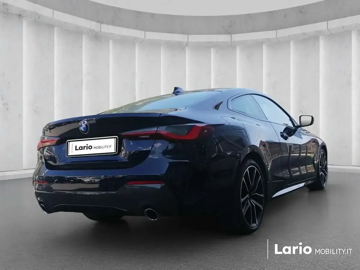 Usata BMW 420 M Sport 190 CV (139 kW) 2023 Tanzanite blue metallizzato Coupé