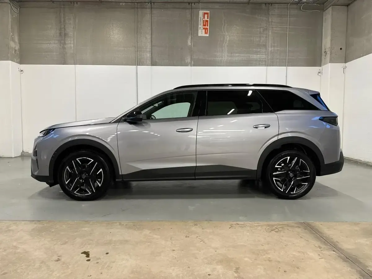 Usata Peugeot 5008 Allure 196 CV (144 kW) 2025 Grigio SUV