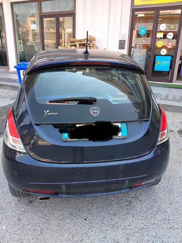 Usata Lancia Ypsilon 60 CV (44 kW) 2021 Blu Utilitaria