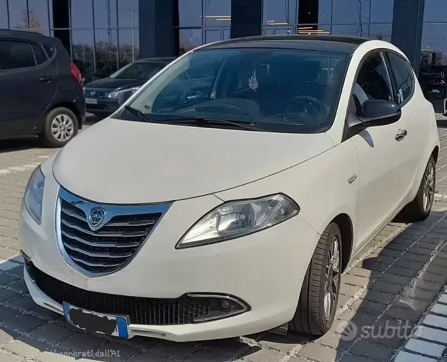 Usata Lancia Ypsilon Platinum 75 CV (55 kW) 2011 Bianco Utilitaria