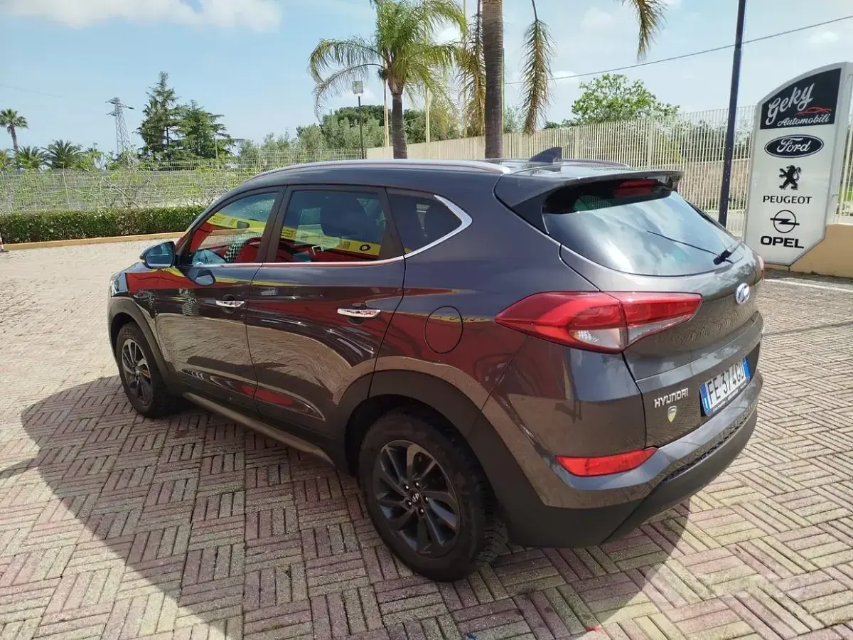 Usata Hyundai Tucson Comfort 116 CV (85 kW) 2016 Nero SUV