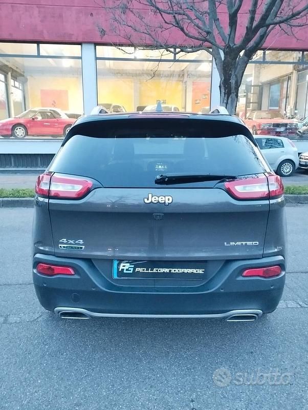 Usata Jeep Cherokee Limited 170 CV (125 kW) 2015 Grigio SUV