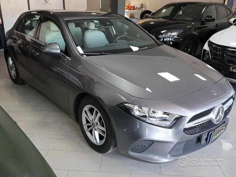 Usata Mercedes A180 Business 136 CV (100 kW) 2020 Grigio Berlina
