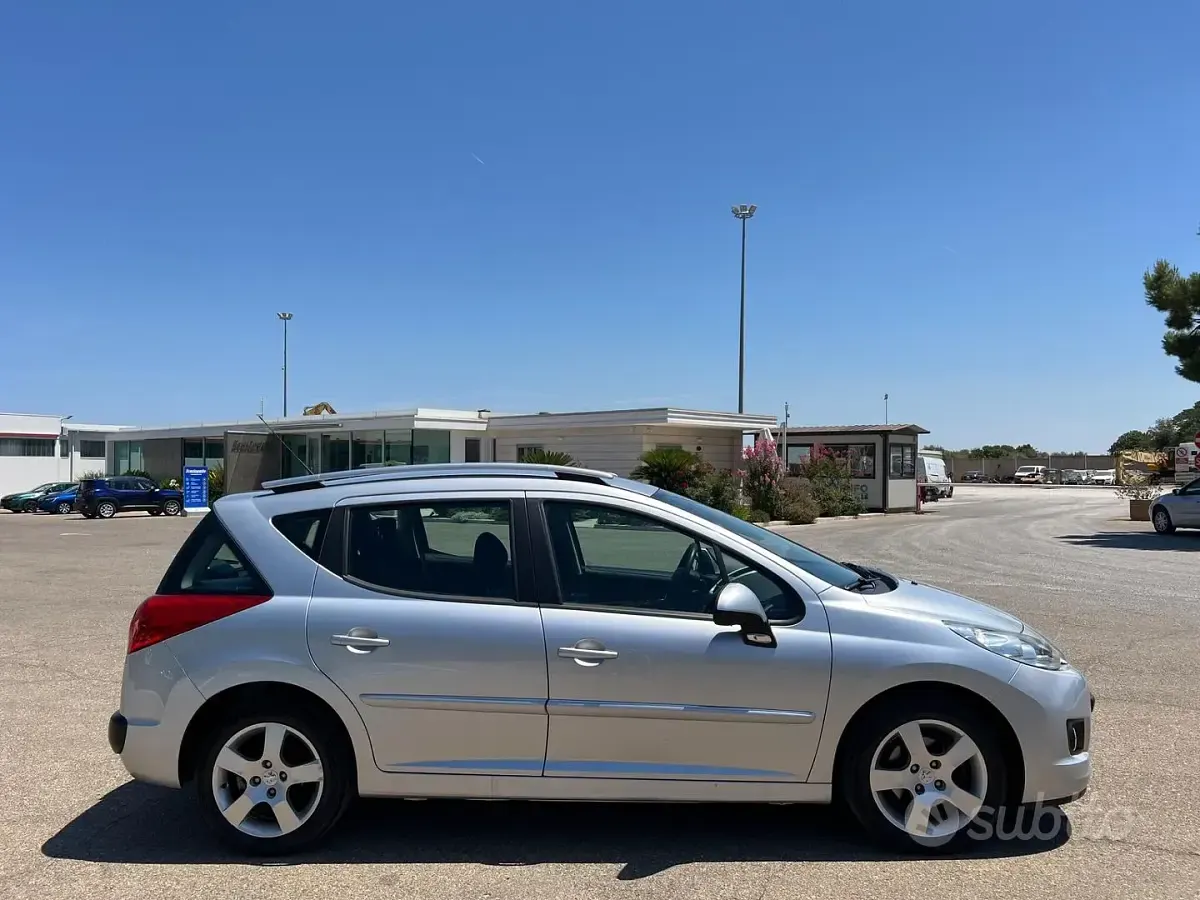 Usata Peugeot 207 Allure 93 CV (68 kW) 2011 Argento Station wagon