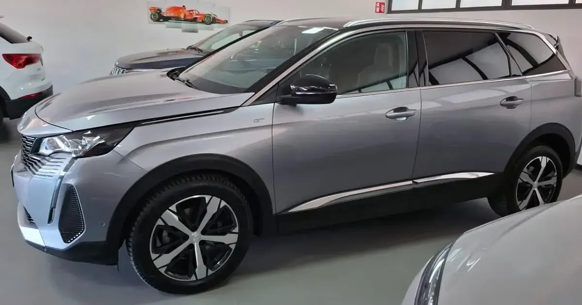 Usata Peugeot 5008 GT 131 CV (96 kW) 2024 Argento SUV
