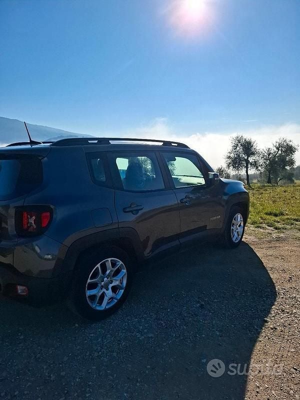 Usata Jeep Renegade Longitude 140 CV (102 kW) 2018 Grigio SUV